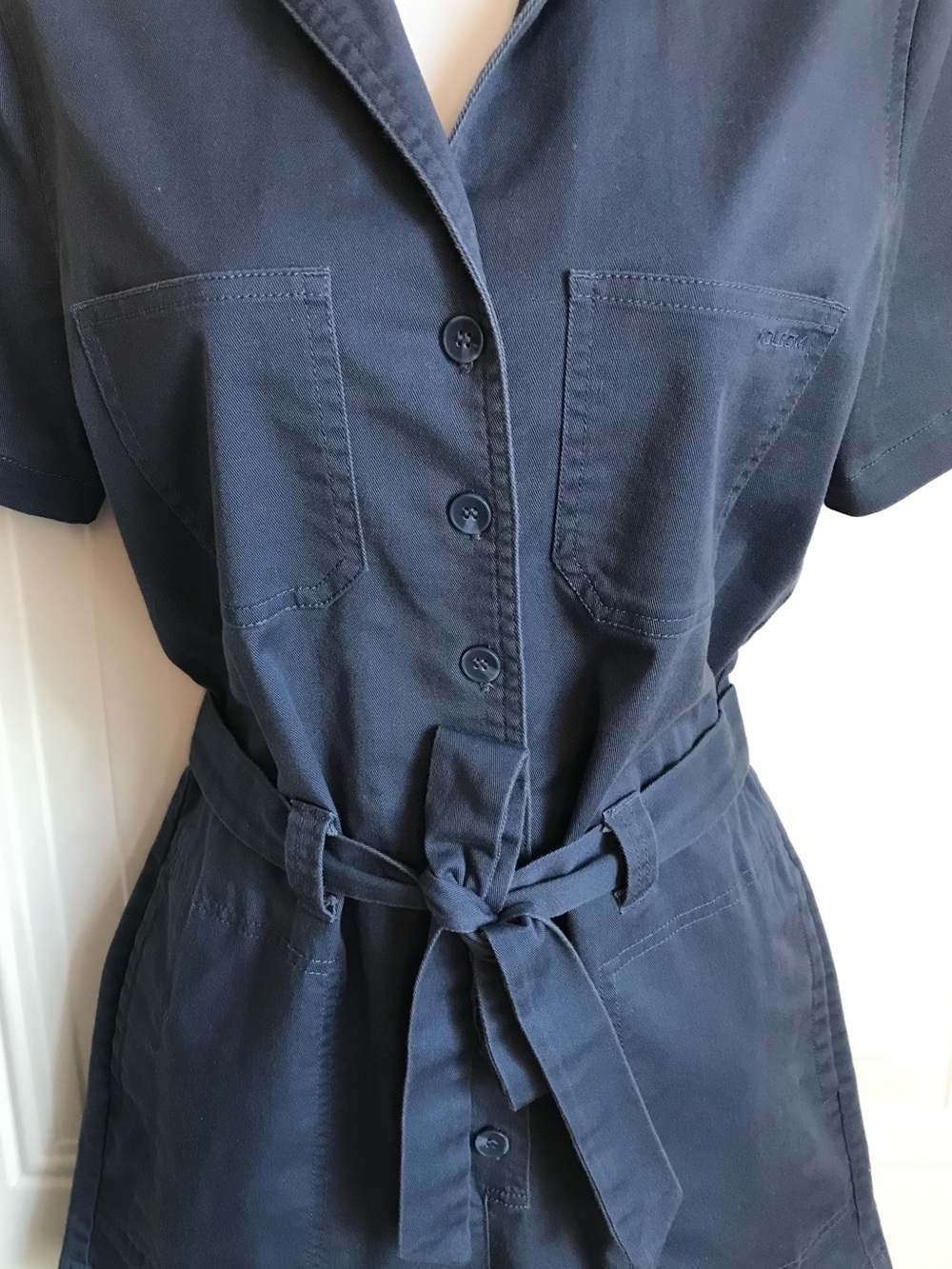 VOLCOM Women’s M Slate Blue Short-Sleeve Tie-Waist Utility Shorts Romper in EUC - Picture 9 of 16